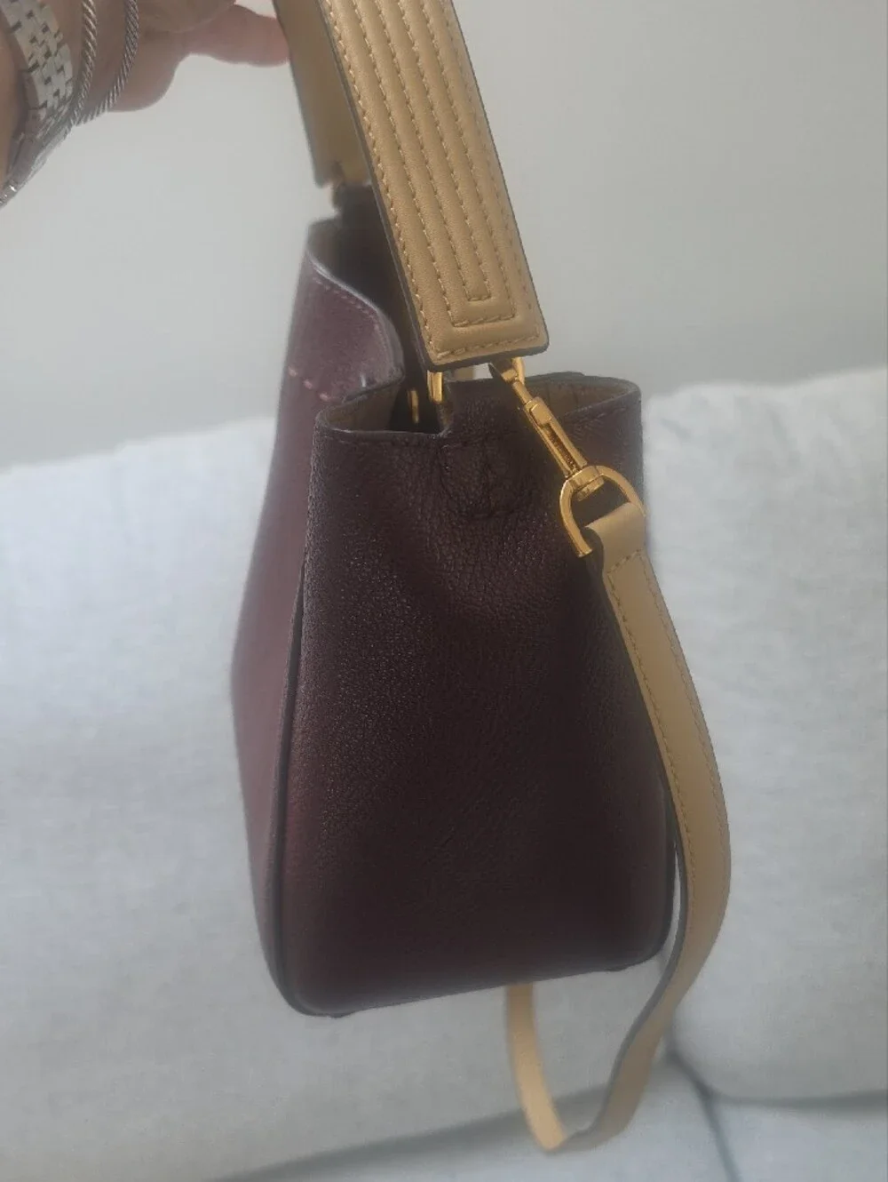 Tory Burch compact pebbled